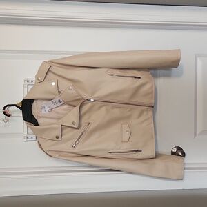 NWT.  Nine West jacket. XLarge. Beige.